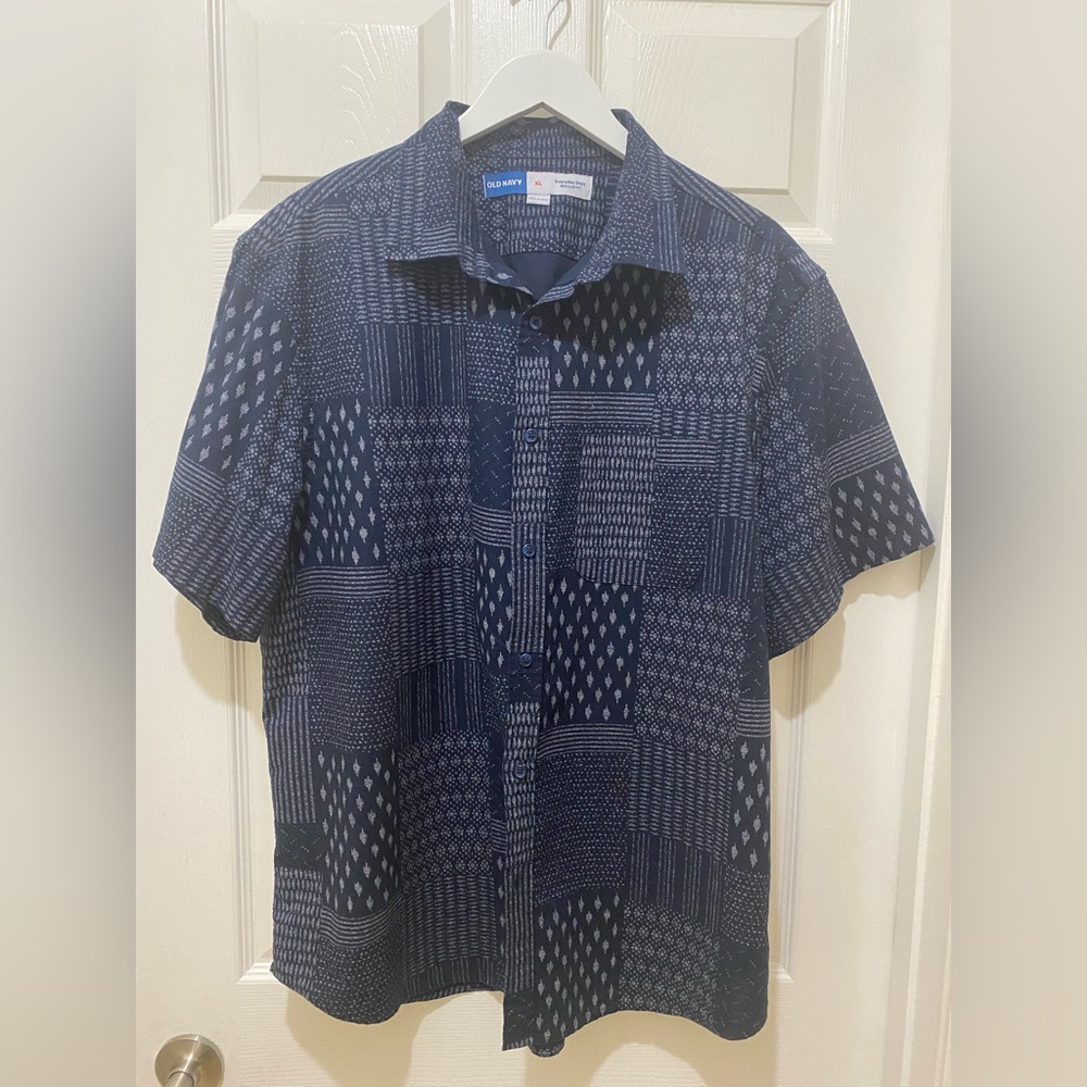 Old Navy  Men's Navy Patterned Shirt